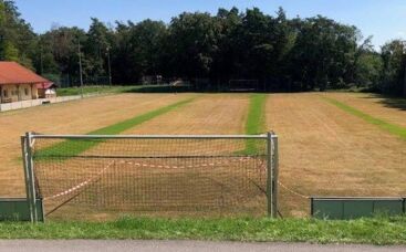 Nach Rasenschaden rettet Renovation das Hauptspielfeld